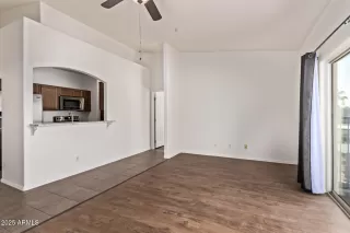 Photo #4: 6912207 Listing