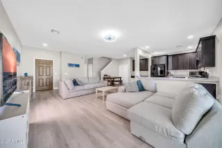 Photo #3: 6912211 Listing