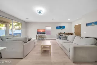 Photo #4: 6912211 Listing