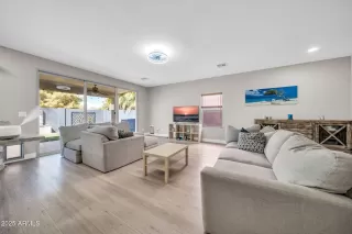 Photo #6: 6912211 Listing