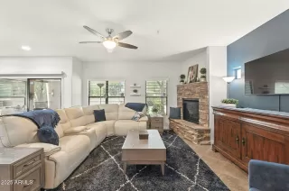 Photo #5: 6912231 Listing