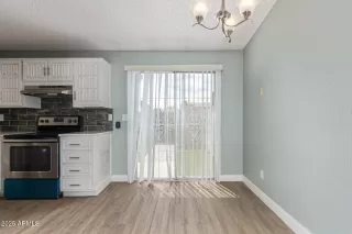 Photo #5: 6912292 Listing 