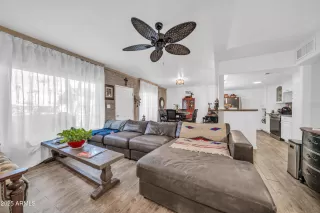 Photo #6: 6912439 Listing