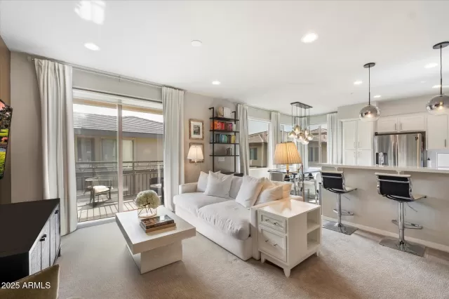 MLS: 6912491 Condo For Sale