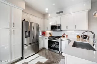 Photo #6: 6912491 Listing 