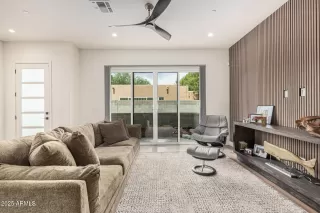 Photo #4: 6912648 Listing 