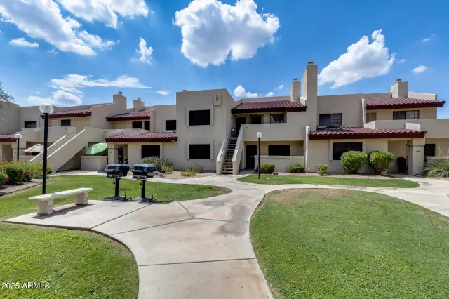 MLS: 6912653 Condo For Sale
