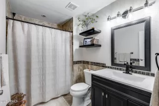 Photo #5: 6912653 Listing 