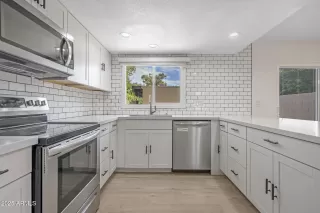 Photo #3: 6912681 Listing