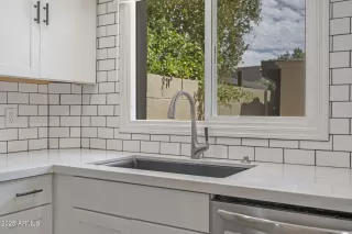 Photo #4: 6912681 Listing