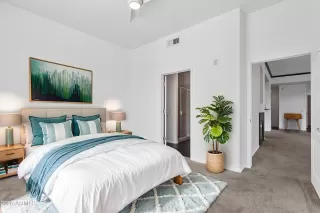 Photo #5: 6912729 Listing