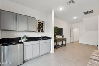 Photo #3: 6912764 Listing