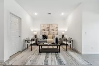 Photo #5: 6912764 Listing