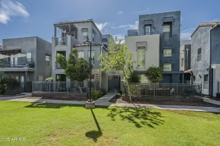 Photo #1: 6912778 Listing 