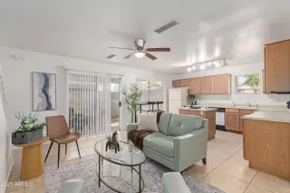 Photo #4: 6912898 Listing 