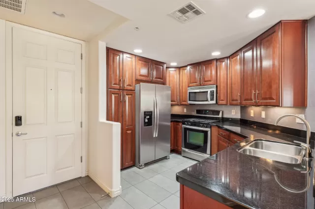 MLS: 6912972 Condo For Sale