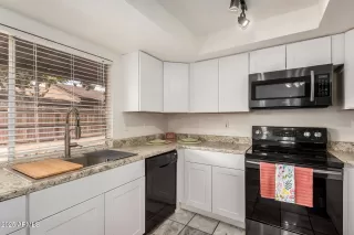 Photo #3: 6912977 Listing