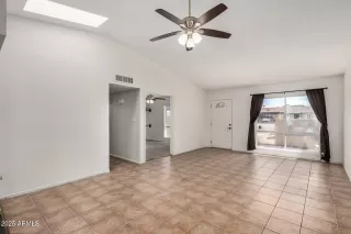 Photo #4: 6912977 Listing