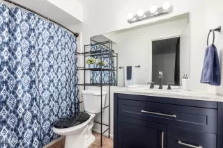 Photo #5: 6912977 Listing