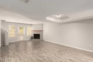 Photo #4: 6913132 Listing