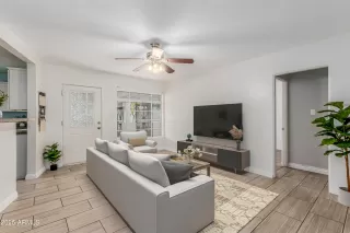 Photo #3: 6913188 Listing