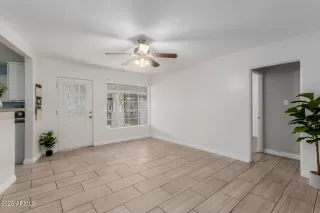 Photo #4: 6913188 Listing