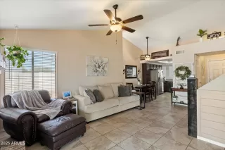 Photo #2: 6913258 Listing