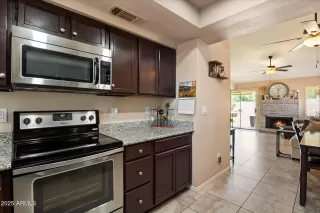 Photo #6: 6913258 Listing