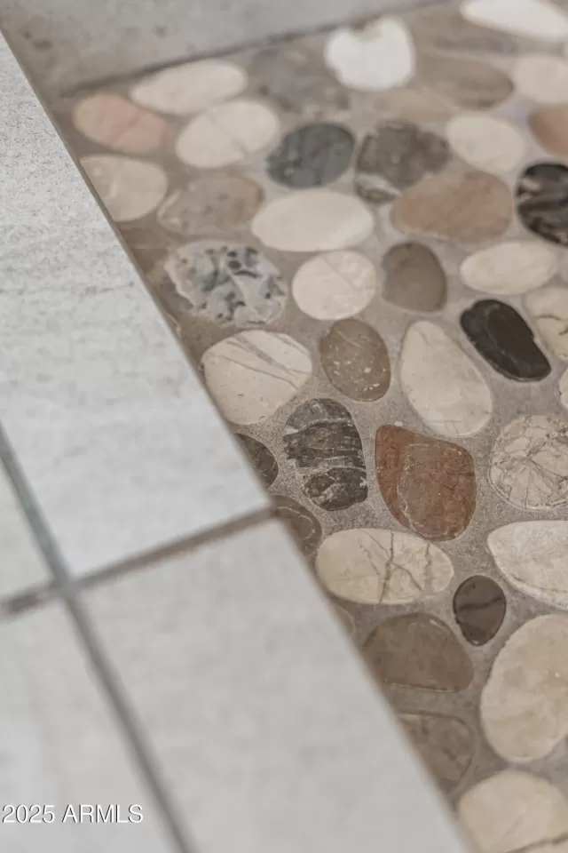 MLS: 6913286 Condo For Sale