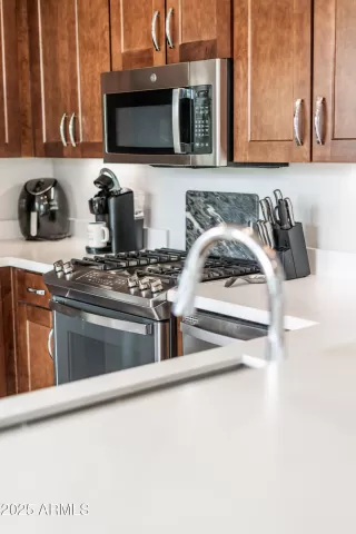 Photo #3: 6913286 Listing