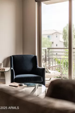 Photo #5: 6913286 Listing