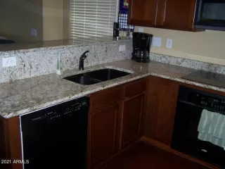 Photo #5: 6913297 Listing