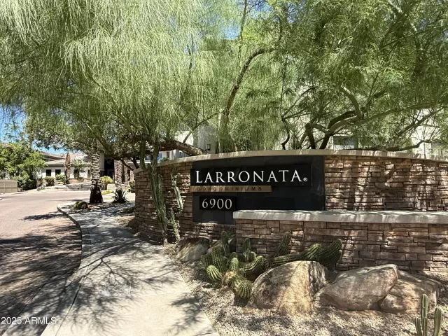 MLS: 6913301 Condo For Sale