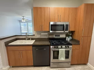 Photo #2: 6913301 Listing 