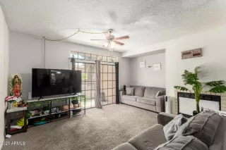 Photo #4: 6913332 Listing 