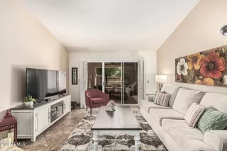 Photo #5: 6913360 Listing 