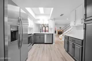 Photo #3: 6913398 Listing