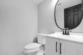Photo #5: 6913398 Listing