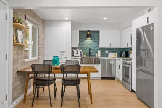 Photo #3: 6913425 Listing
