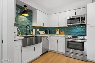Photo #5: 6913425 Listing