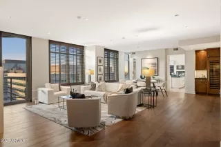 Photo #4: 6913430 Listing 