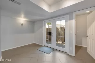 Photo #5: 6913432 Listing 