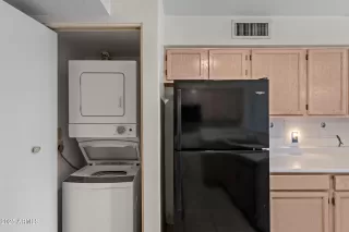 Photo #5: 6913512 Listing