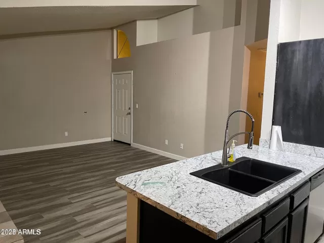 MLS: 6913570 Condo For Sale