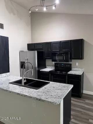 Photo #3: 6913570 Listing