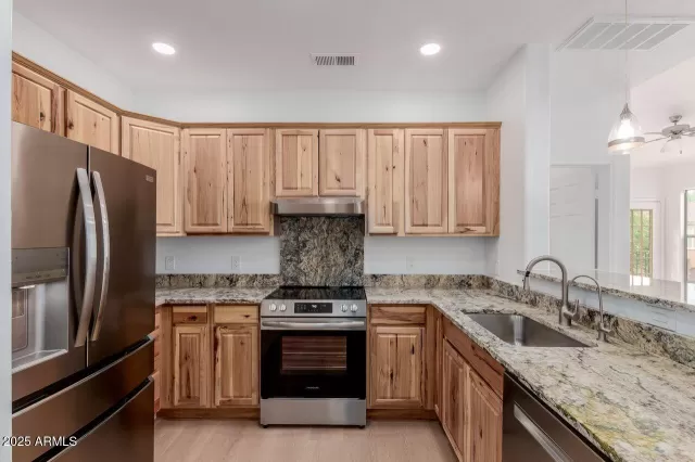 MLS: 6913591 Condo For Sale