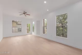 Photo #5: 6913591 Listing 