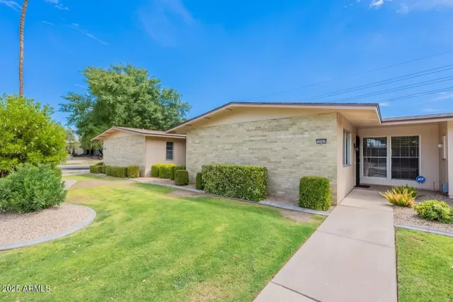 MLS: 6913657 Condo For Sale