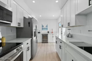 Photo #4: 6913657 Listing