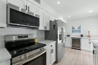 Photo #5: 6913657 Listing
